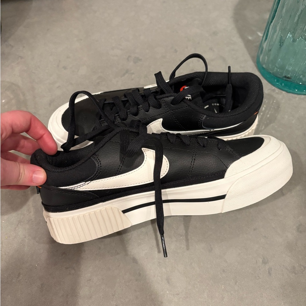 Nike women’s court legacy lift platform shoe